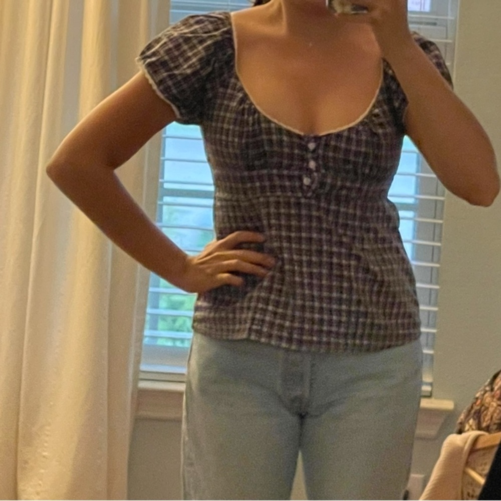 New! Plaid Puff-Sleeve Scoop Neck Top in Purple